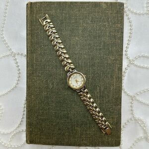 Vintage Gold Citizen Watch with Round Detailed Dial